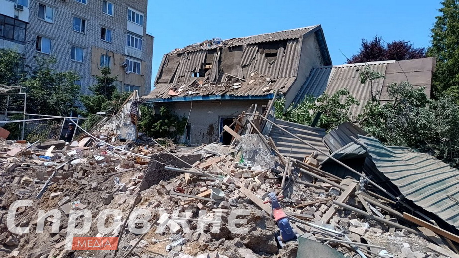 Последствия бомбового удара в Запорожье