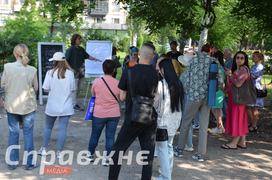 Общественное обсуждение в сквере Тарасова