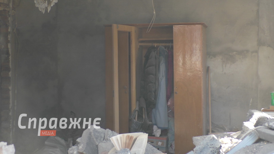 Без вікон, частини стін та даху – такий вигляд має у понеділок, 22 вересня, будинок пана Валерія