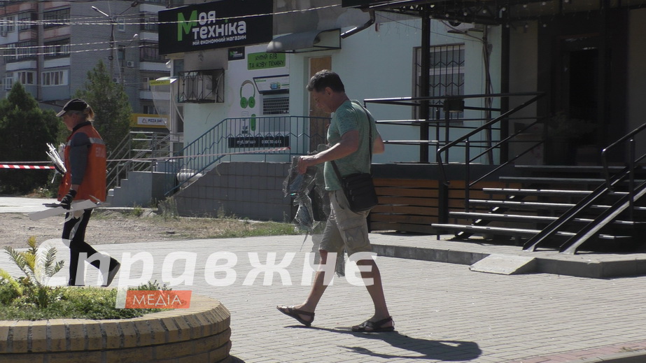 Российский FPV-дрон атаковал многоэтажку в Запорожье