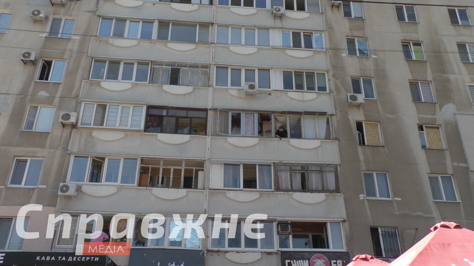 Российский FPV-дрон атаковал многоэтажку в Запорожье