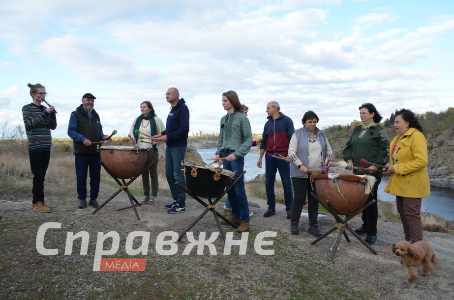 Традицію, яка налічує кілька сотень років, відродили у Запоріжжі  Посвячення в довбиші на Вирві