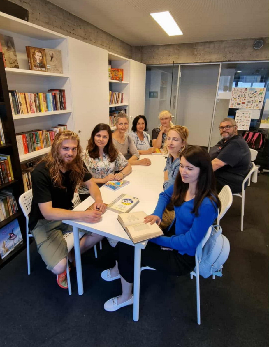 Студія та стідійці