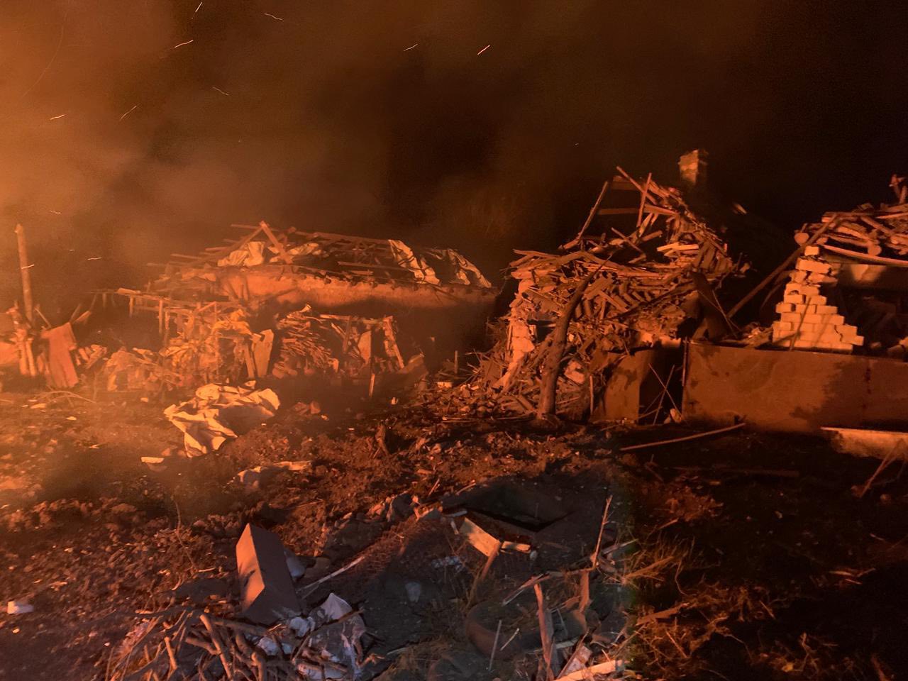 Горели дома Малокатеринівка після обстрілу
