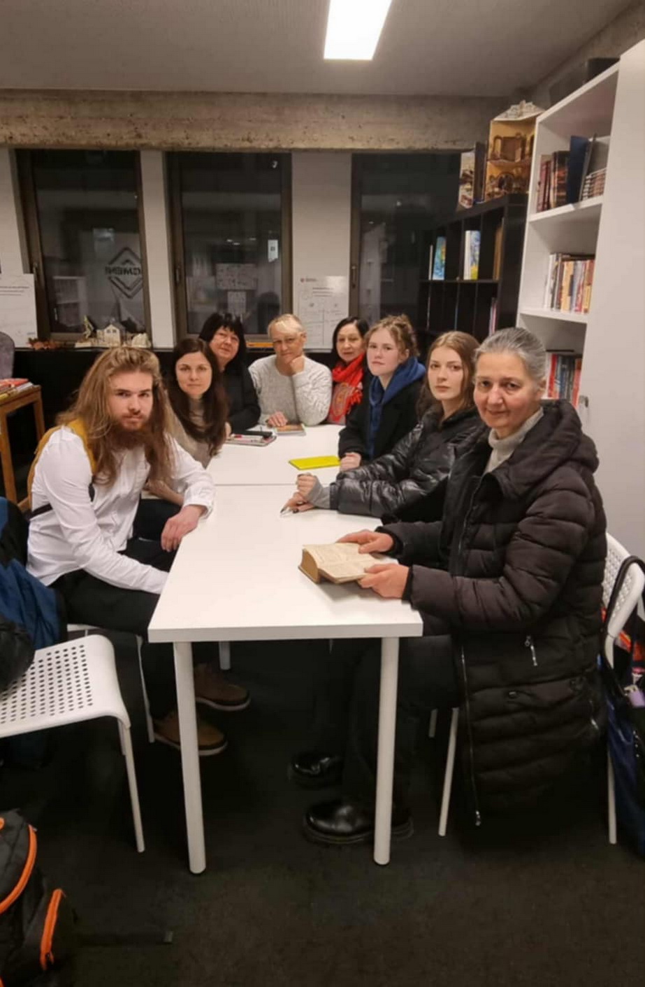 Писательница из Запорожья создала в Брюсселе украинскую литстудию