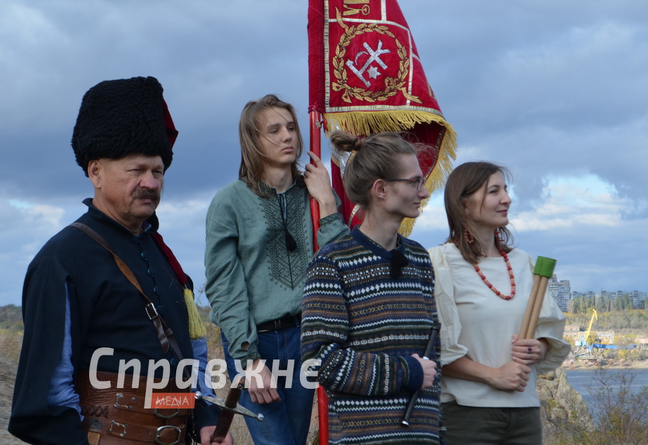 Після розігнання Січі посада довбиша надовго канула в небуття. Відроджуватися почала тільки зараз Посвята в довбиші в Запоріжжі