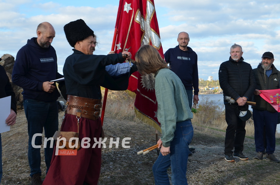 Після розігнання Січі посада довбиша надовго канула в небуття. Відроджуватися почала тільки зараз Посвята в довбиші в Запоріжжі