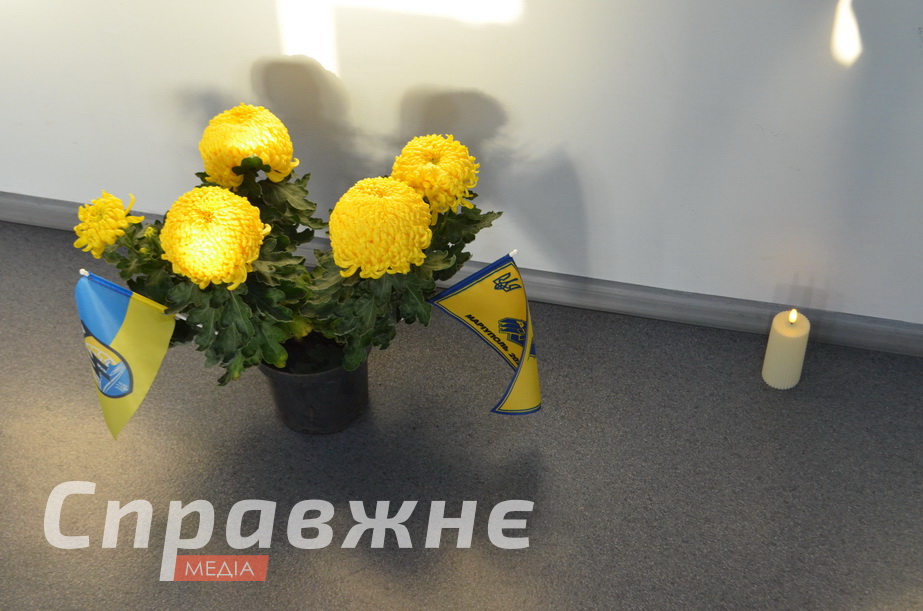 Более 200 портретов – более 200 историй. Их собрала мать павшего в Мариуполе Владислава "Вектора" Литвиненко Вера В Запорожье открыли экспозицию с историями павших защитников Мариуполя