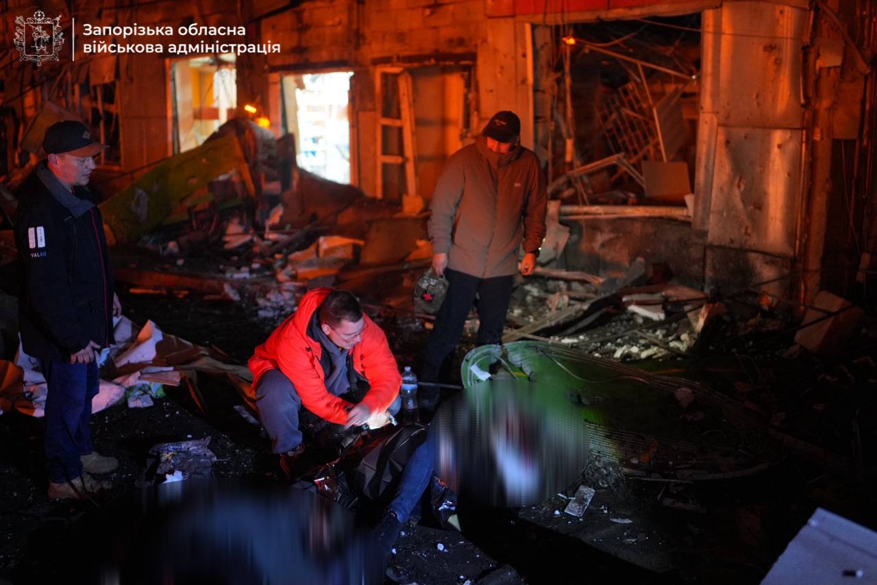Загиблі, поранені, пожежі: ворог атакував Запоріжжя