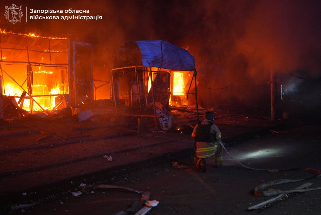 Погибшие, раненые, пожары: враг атаковал Запорожье