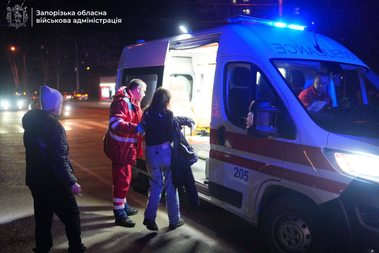 В результате атаки пострадали по меньшей мере пять человек Ворог вдарив БпЛА по супермаркету в спальному районі Запоріжжя