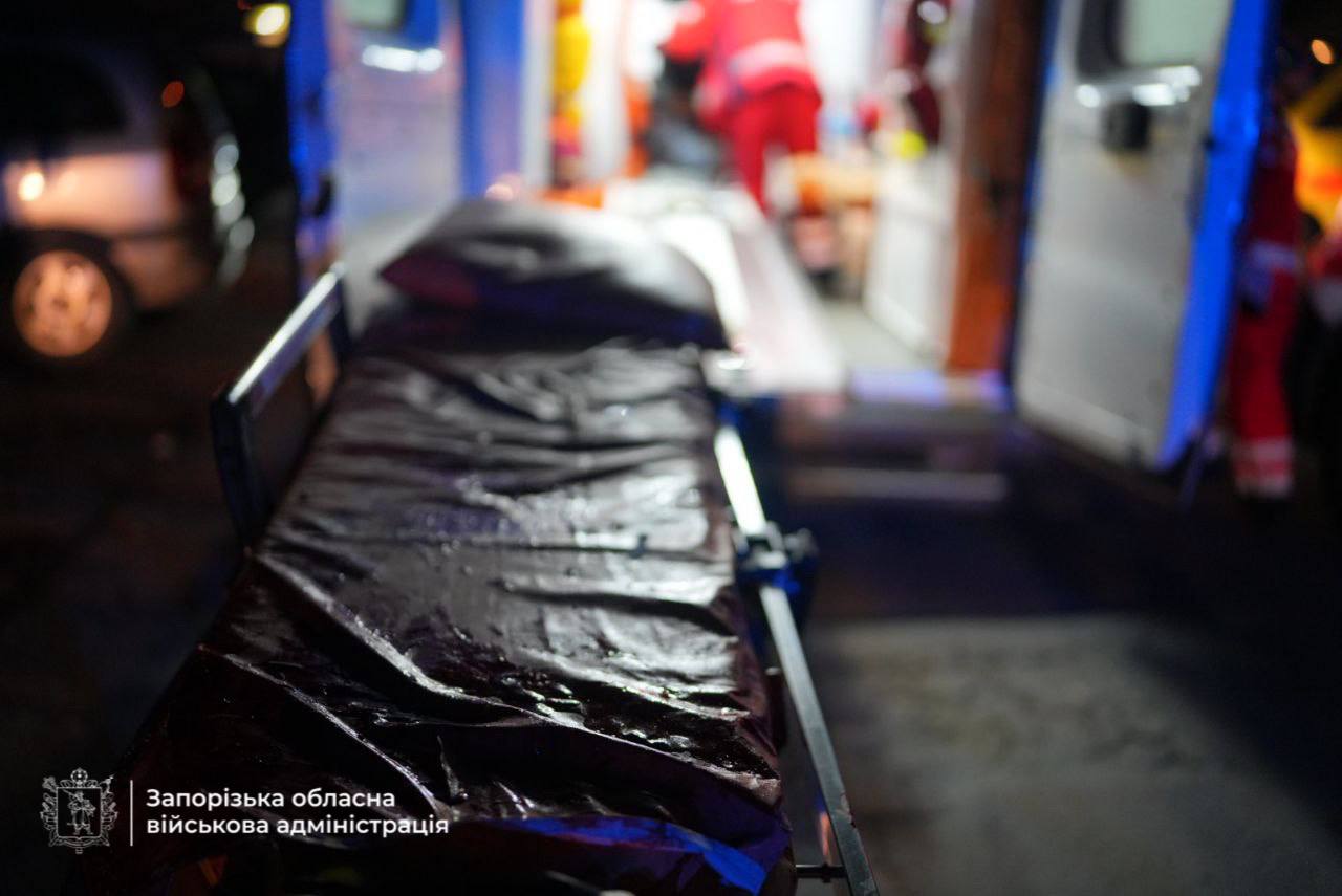 В результате атаки пострадали по меньшей мере пять человек Ворог вдарив БпЛА по супермаркету в спальному районі Запоріжжя