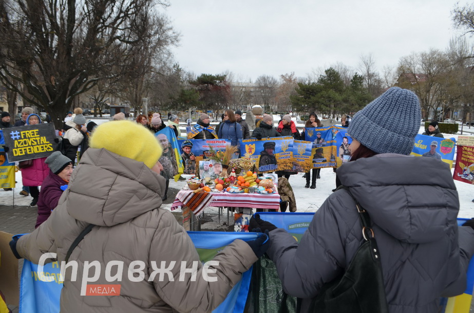 Свята минають – полон триває: стіл для тих, кого чекають накрили в Запоріжжі