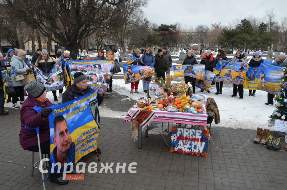 Свята минають – полон триває: стіл для тих, кого чекають накрили в Запоріжжі