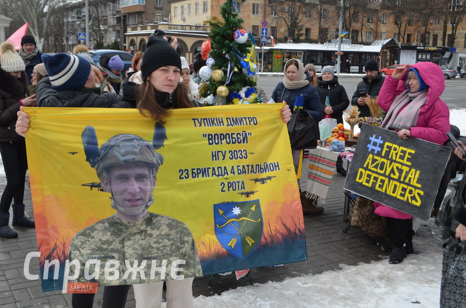 Свята минають – полон триває: стіл для тих, кого чекають накрили в Запоріжжі