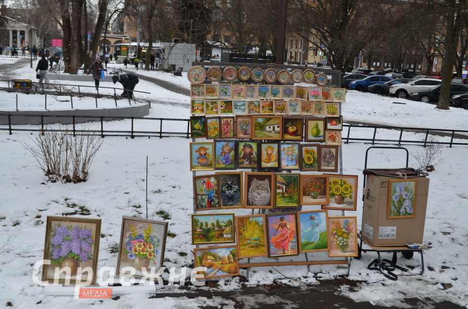 Громадська вбиральня на майдані Митців