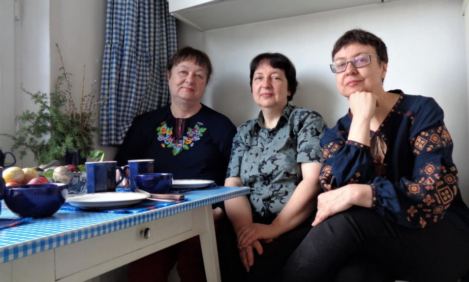 С подругами