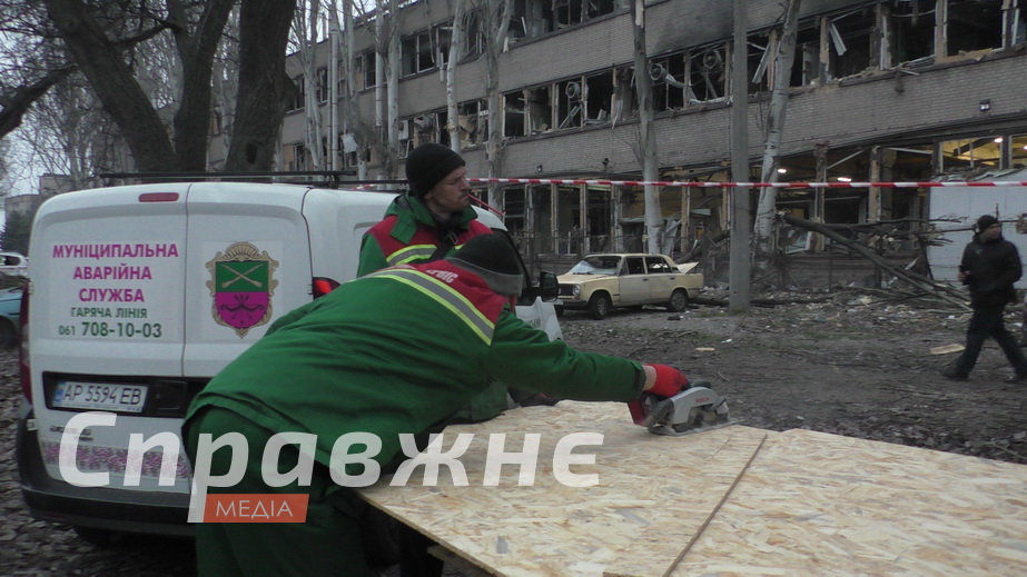 Жити тут неможливо, – жителька втретє постраждалого будинку в Запоріжжі