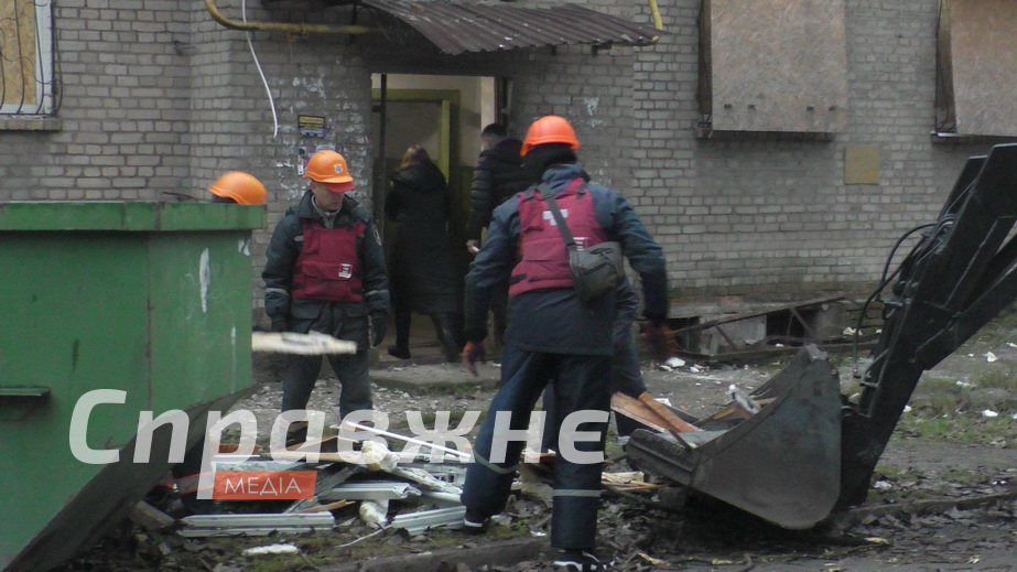 Шевченковский район Запорожья приходит в себя от очередной российской воздушной атаки Жить здесь невозможно, – жительница третий раз пострадавшего дома в Запорожье