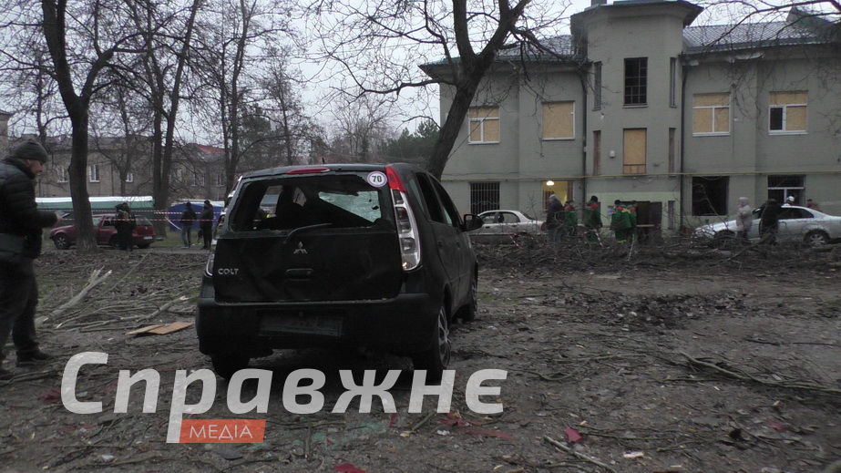 Жити тут неможливо, – жителька втретє постраждалого будинку в Запоріжжі