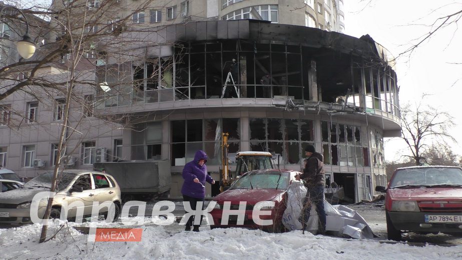 Наслідки удару по торогово-офісному центру