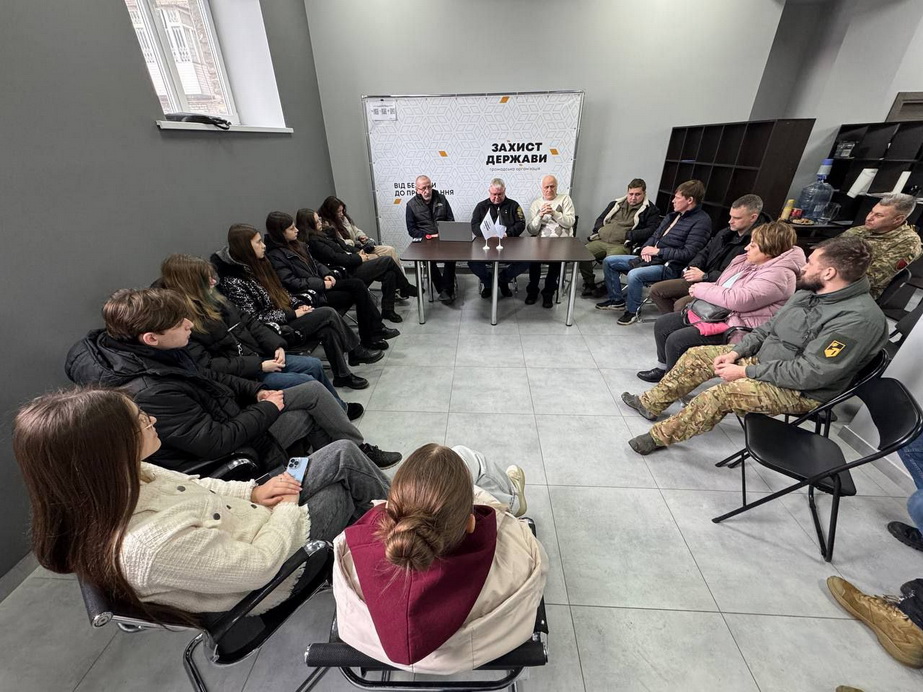 Збагнути Крути: у Запоріжжі дискутували щодо подій 1918 року  