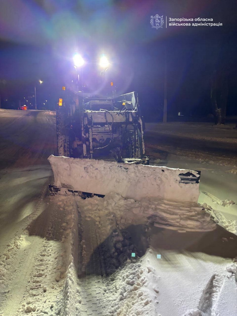 На Запоріжжі розчищають дороги
