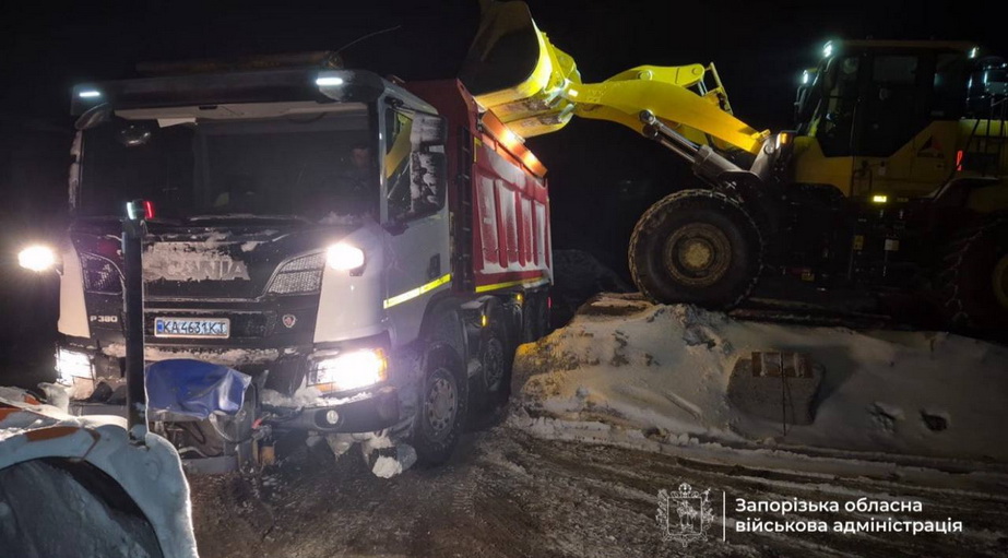На Запоріжжі розчищають дороги