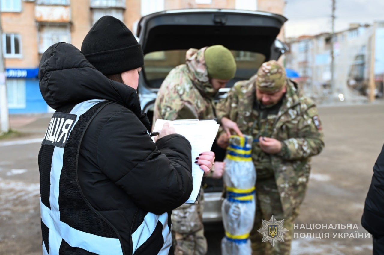 Молодого человека с противотанковой управляемой ракетой задержали запорожские полицейские