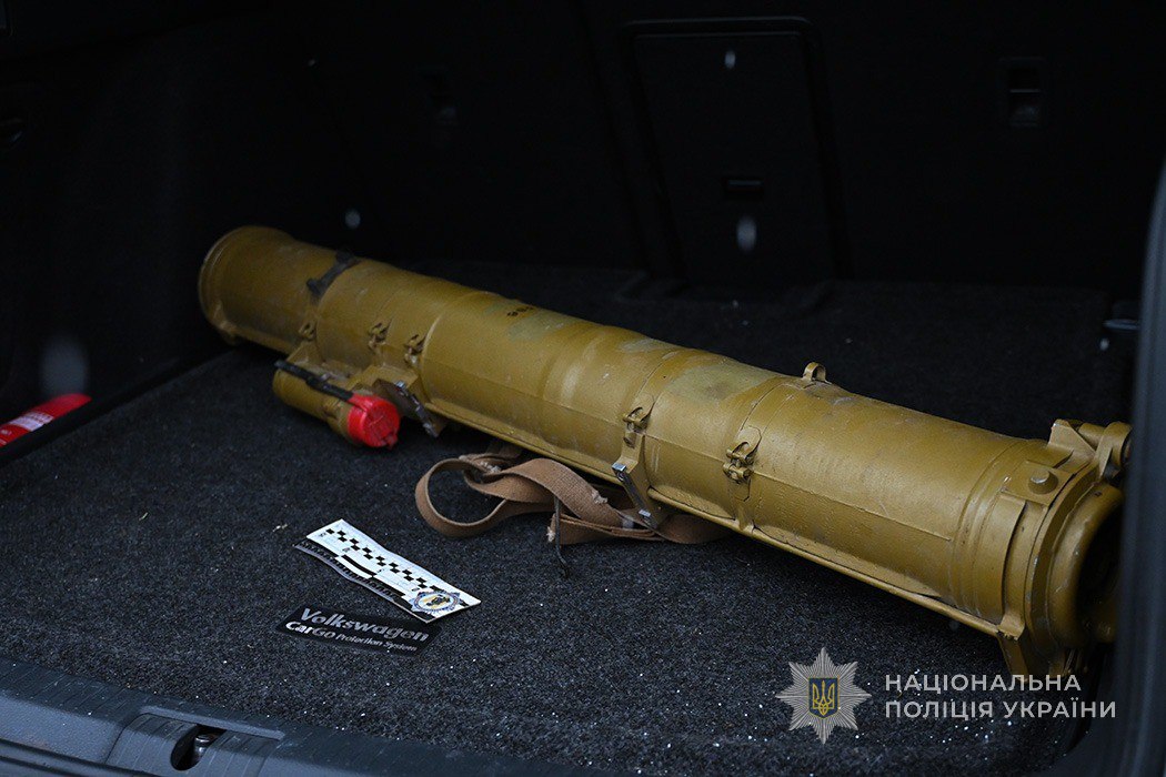 Молодика з протитанковою керованою ракетою затримали запорізькі поліціянти