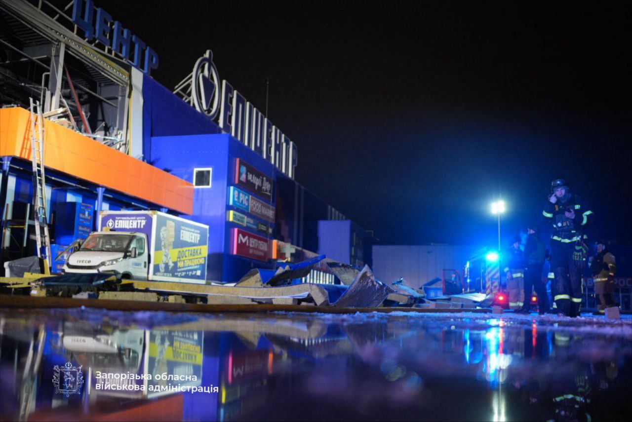 Ворог влучив в автостоянку біля одного із місцевих "Епіцентрів"