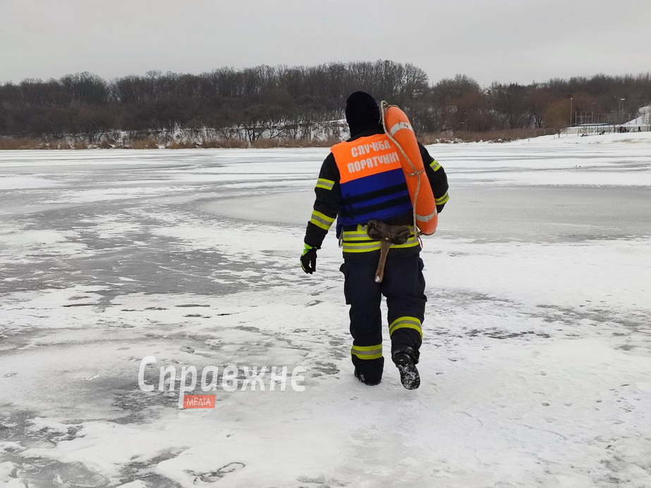 Рятувальники вийшли на кригу в Запоріжжі