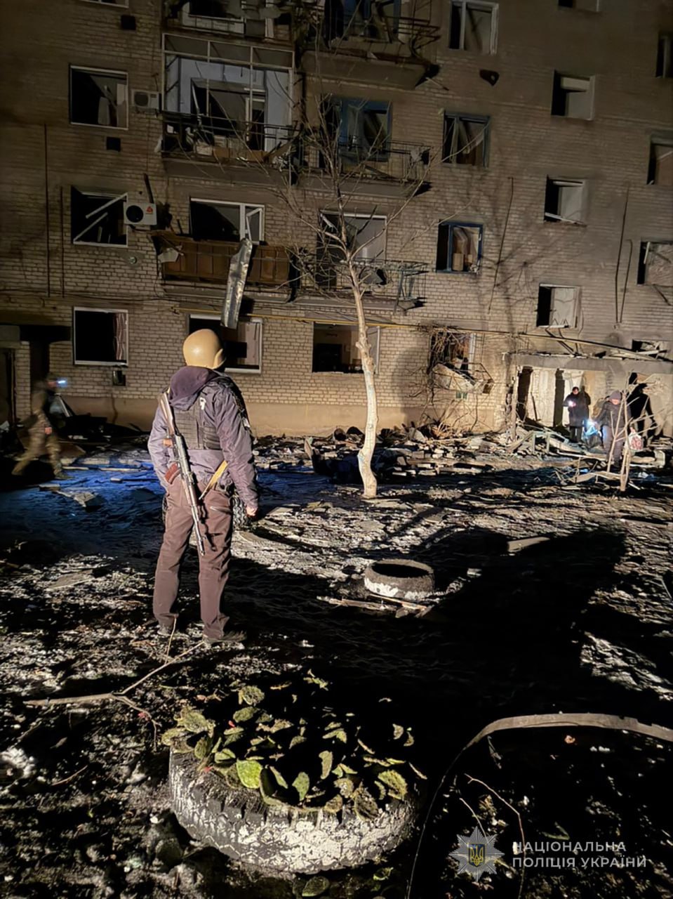 В поселке Камышеваха Запорожского района оккупанты попали в жилые дома. РФ розтрощила фугасними бомбами п’ятиповерхівку в Запорізькому районі