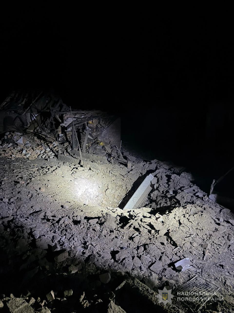 В поселке Камышеваха Запорожского района оккупанты попали в жилые дома. РФ розтрощила фугасними бомбами п’ятиповерхівку в Запорізькому районі