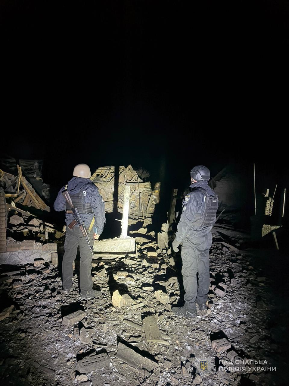 РФ розтрощила фугасними бомбами п’ятиповерхівку в Запорізькому районі 