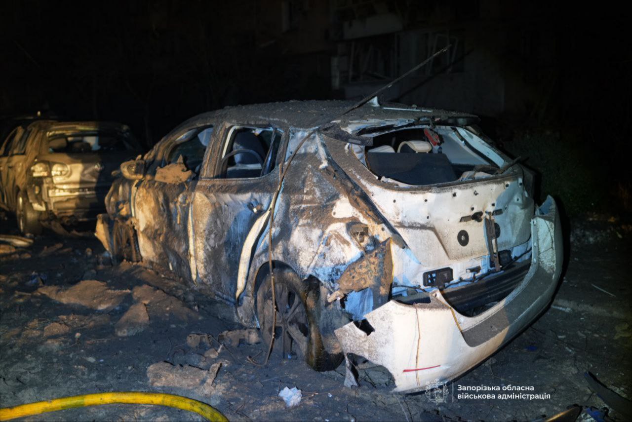 У Запоріжжі – "приліт" у двір багатоповерхівки: що відомо про наслідки