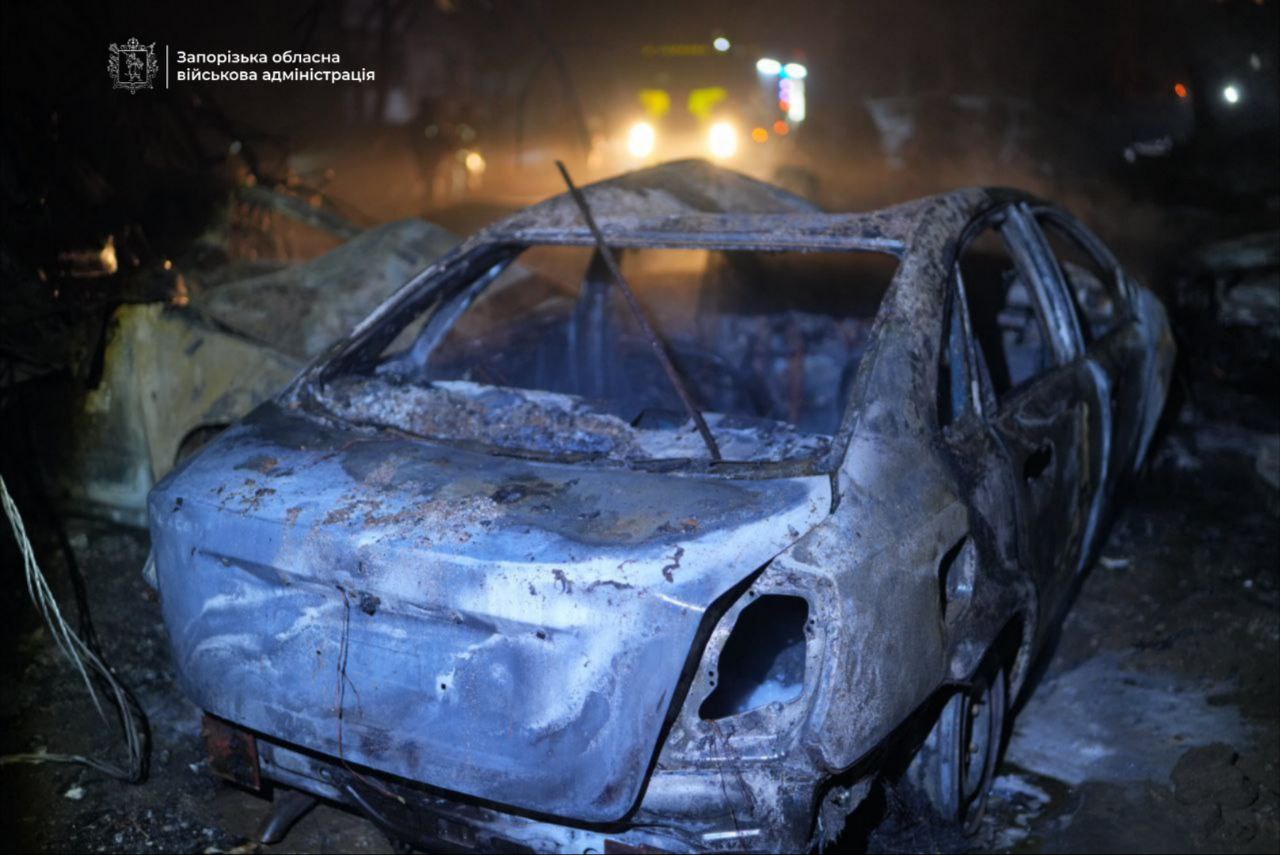 У Запоріжжі – "приліт" у двір багатоповерхівки: що відомо про наслідки