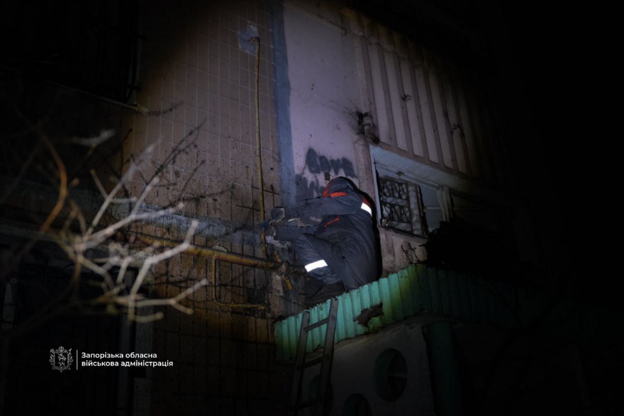 У Запоріжжі – "приліт" у двір багатоповерхівки: що відомо про наслідки