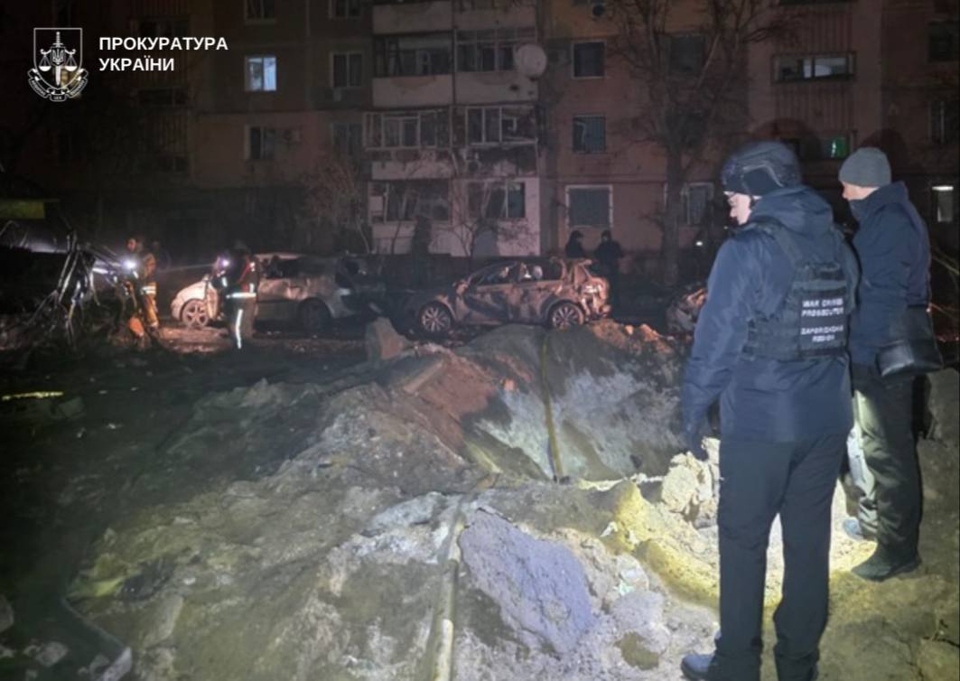 Россияне ударили по спальному району Запорожья около пяти утра, применив, по предварительной информации, реактивную систему залпового огня