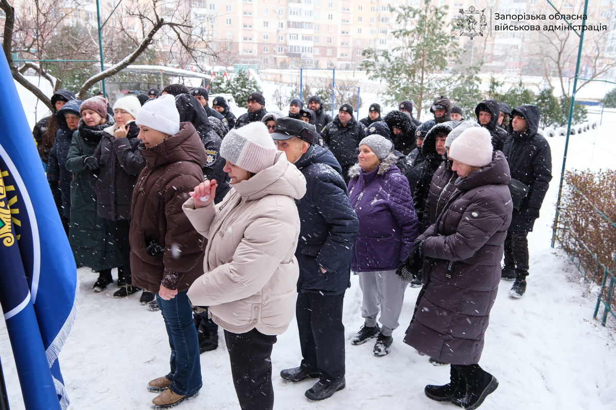 Участники мемориальной церемонии