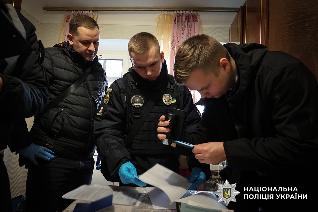 Слідчі дії у підозрюваної в торгівлі дитиною