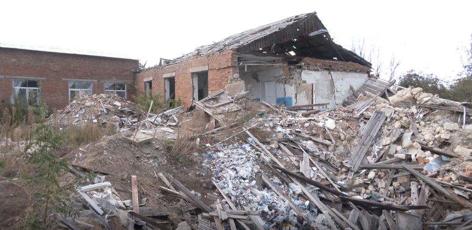 Руїни гімназії "Джерело". Архів