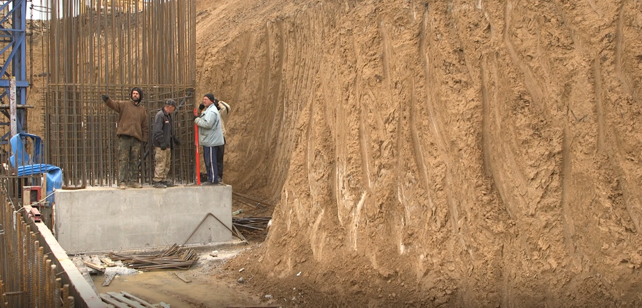 Будівництво школи