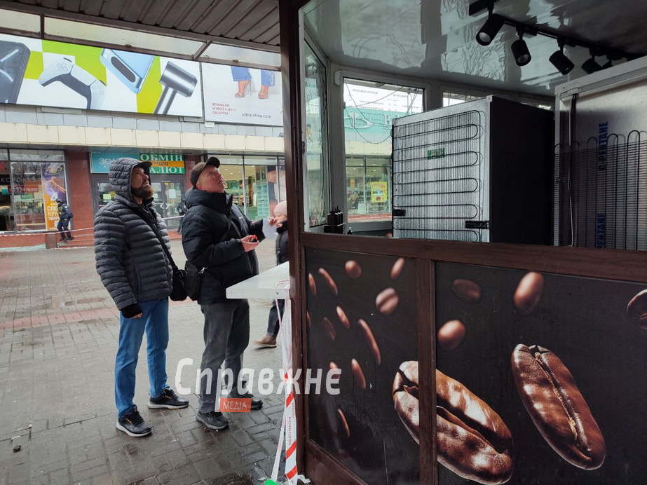 Ігор (праворуч)