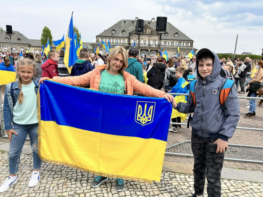 Із дітьми на українській акції в Німеччині