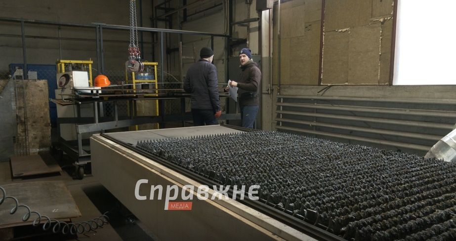 Релокация из-под обстрелов: как ореховцы налаживают производство в Запорожье