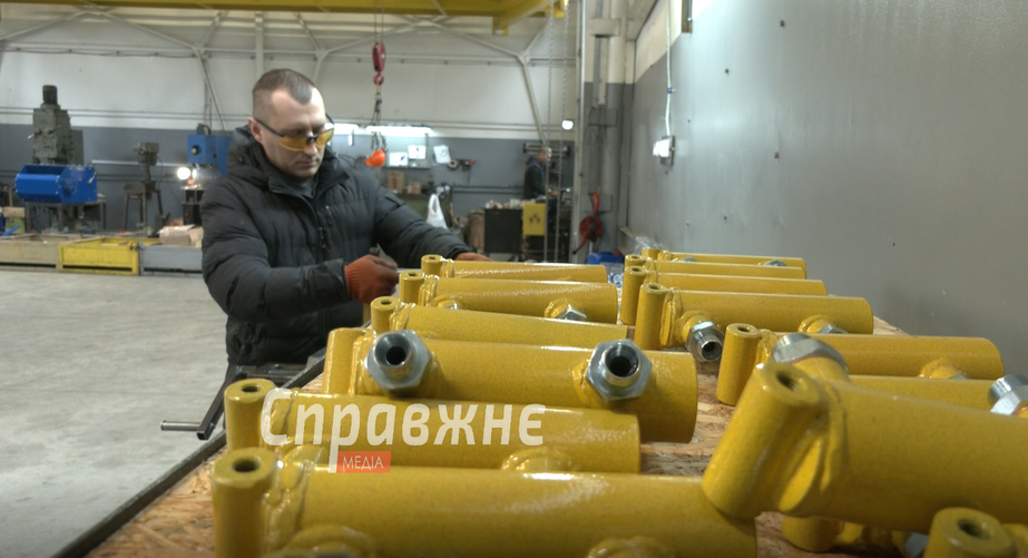 Релокация из-под обстрелов: как ореховцы налаживают производство в Запорожье