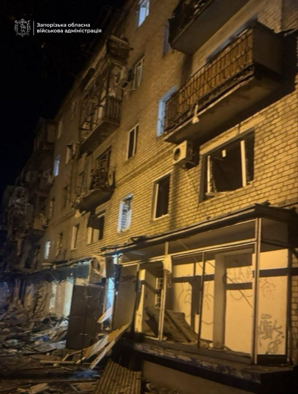 Черговий удар ворога пошкодив багатоповерхівку в Запоріжжі 