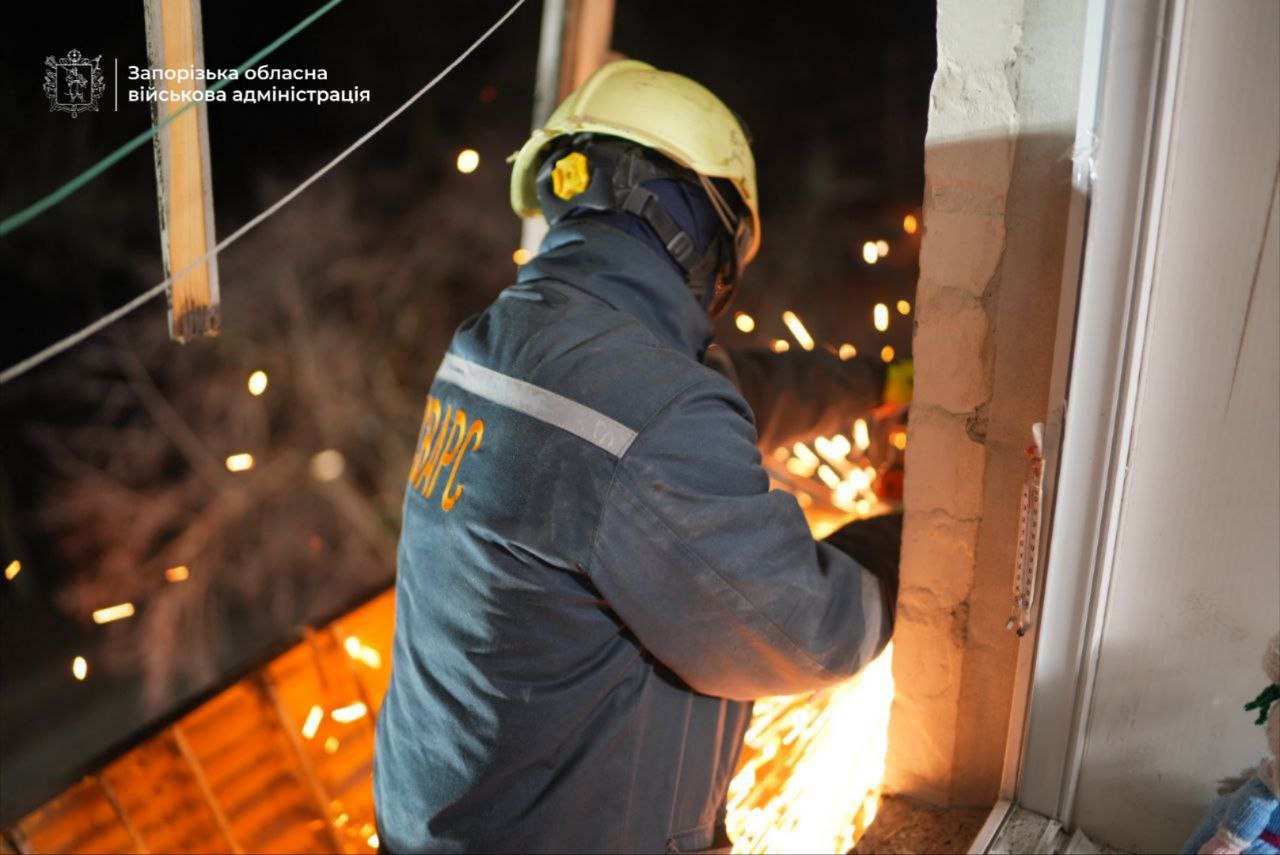 Черговий удар ворога пошкодив багатоповерхівку в Запоріжжі 