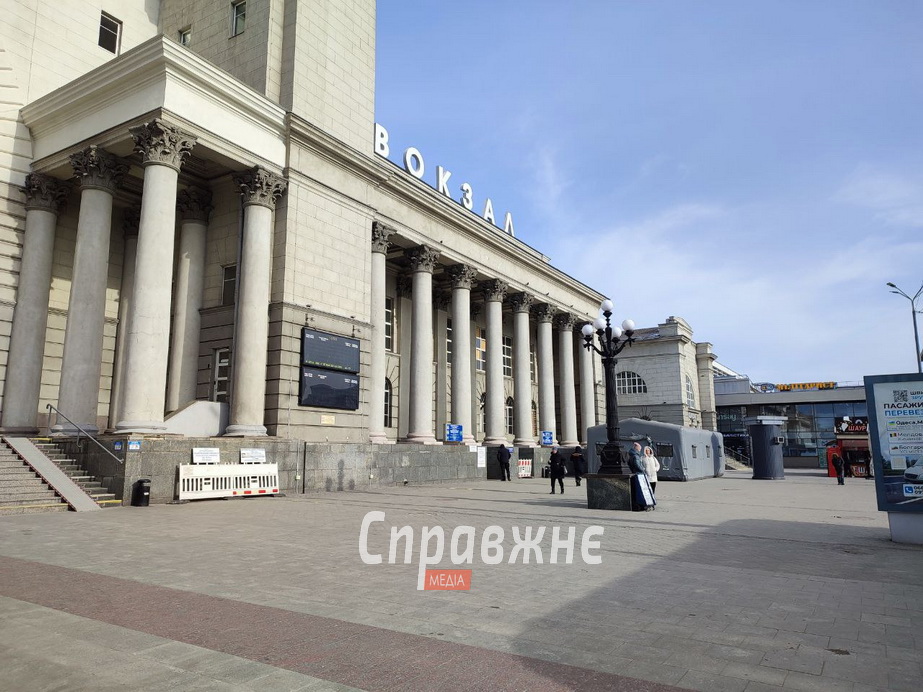 Как пассажиры железной дороги добираются до Запорожья – репортаж из Днепра